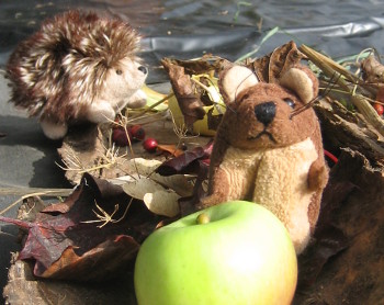 Mouse and hedgehog enjoy a woodland feast - Reception