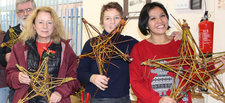 Make a willow star for Christmas with Wassledine in 2026
